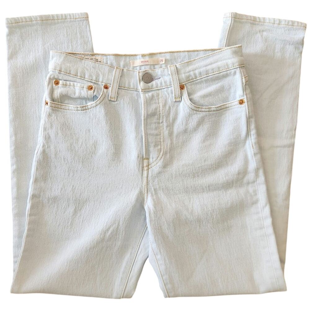 LEVI'S WEDGIE straight fit womens jeans size 25 In the clouds-white